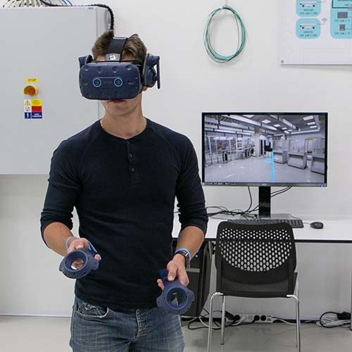 Virtual reality headset for exploring digital twins