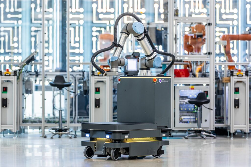 MiR mobile manipulator with a collaborative robotic arm